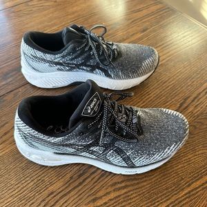 NEW-Women’s ASICS GT-2000